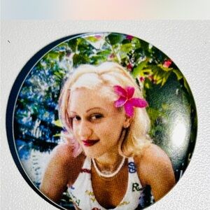 Gwen Stefani pinback Button